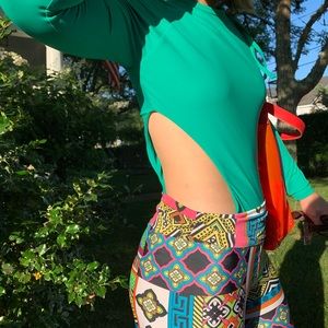 🥦🐊NWOT long sleeves one piece with cutout